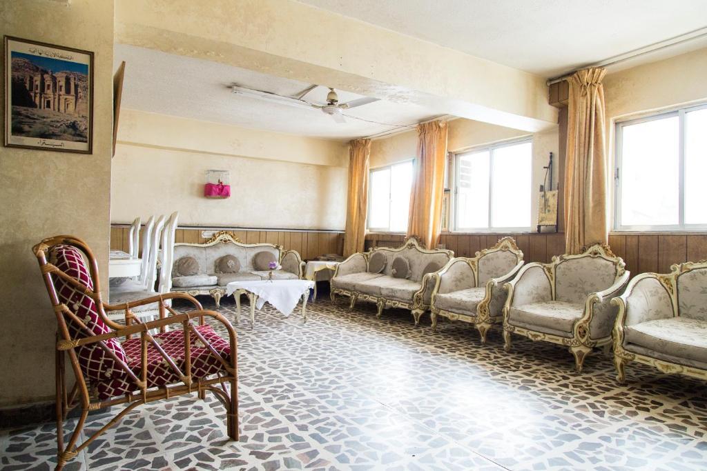 Sun Rise Hotel & Hostel & Tours Amman Exterior photo