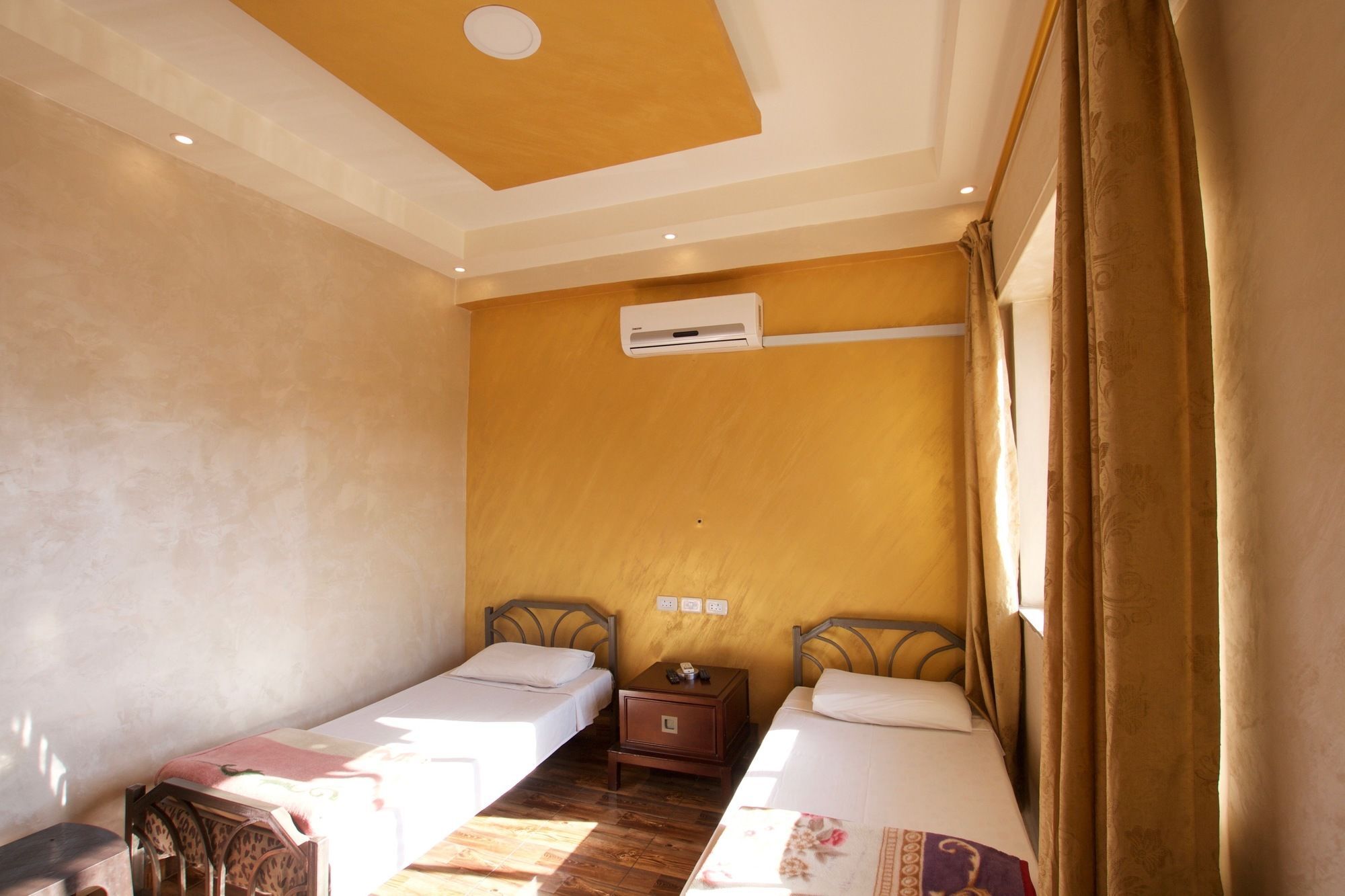 Sun Rise Hotel & Hostel & Tours Amman Exterior photo