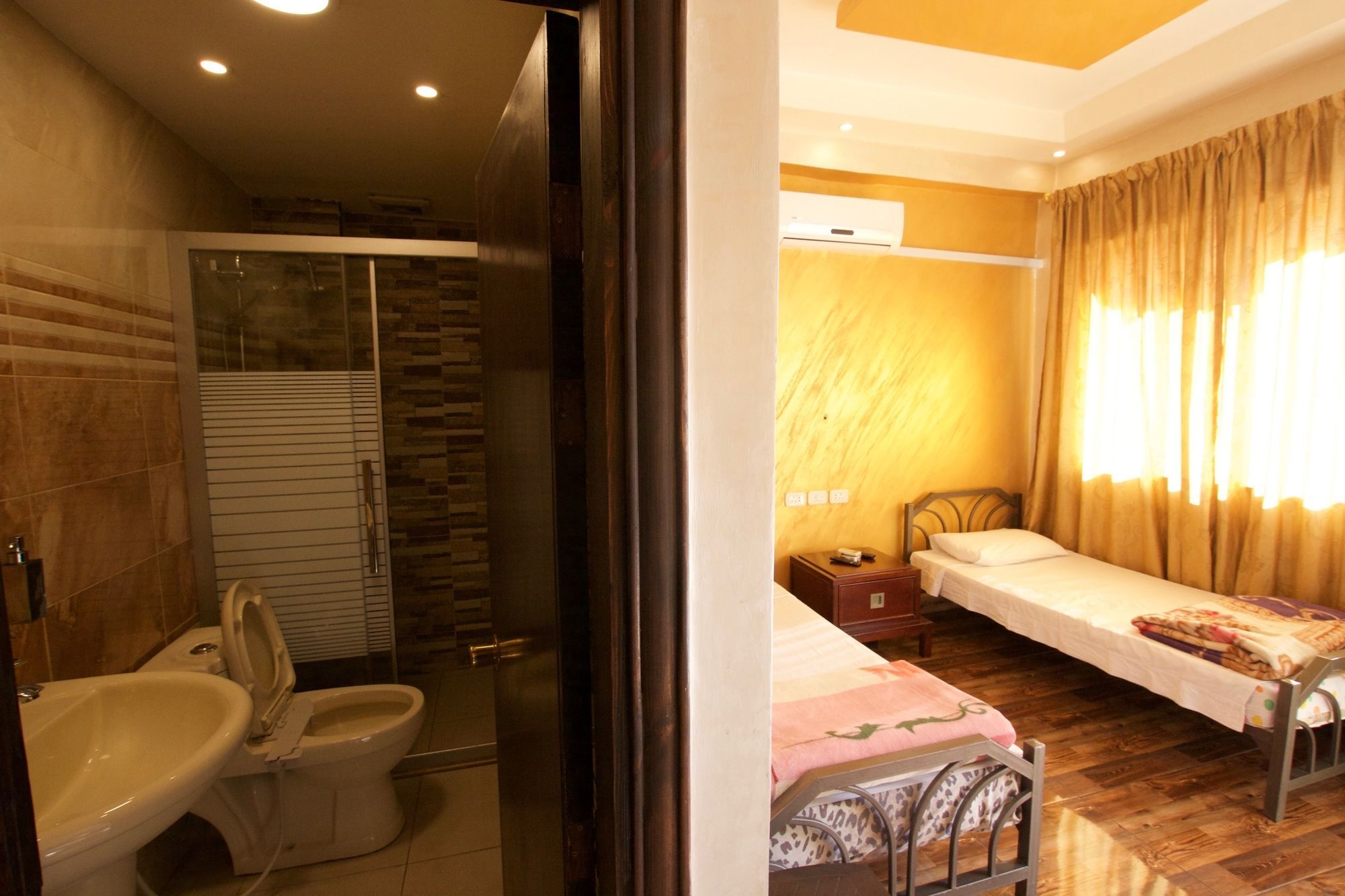 Sun Rise Hotel & Hostel & Tours Amman Exterior photo